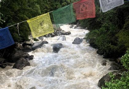 langtang trekking trails