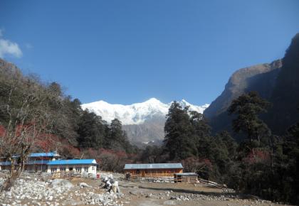 round manaslu trek