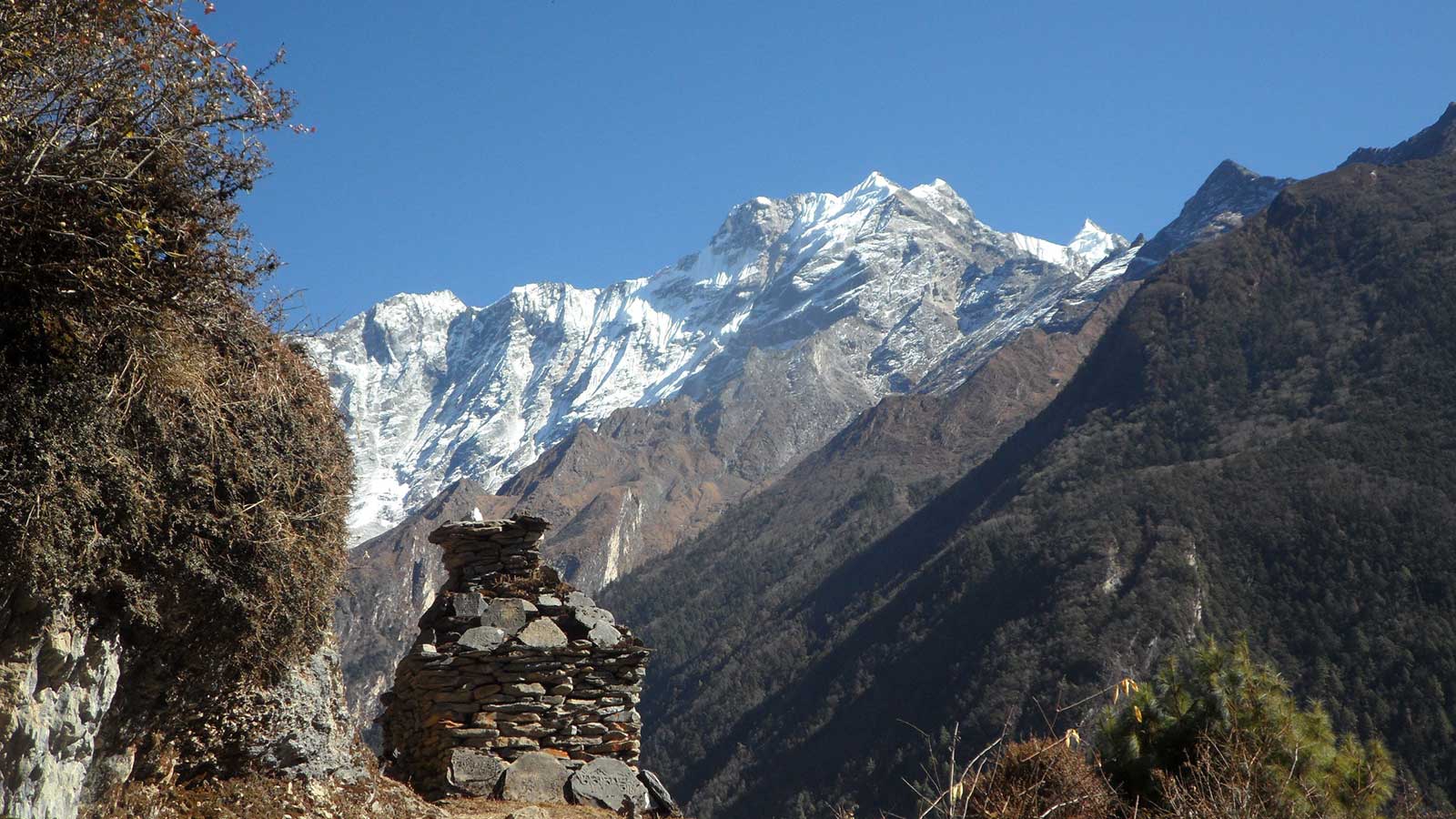 tsum-valley-nepal-trekking